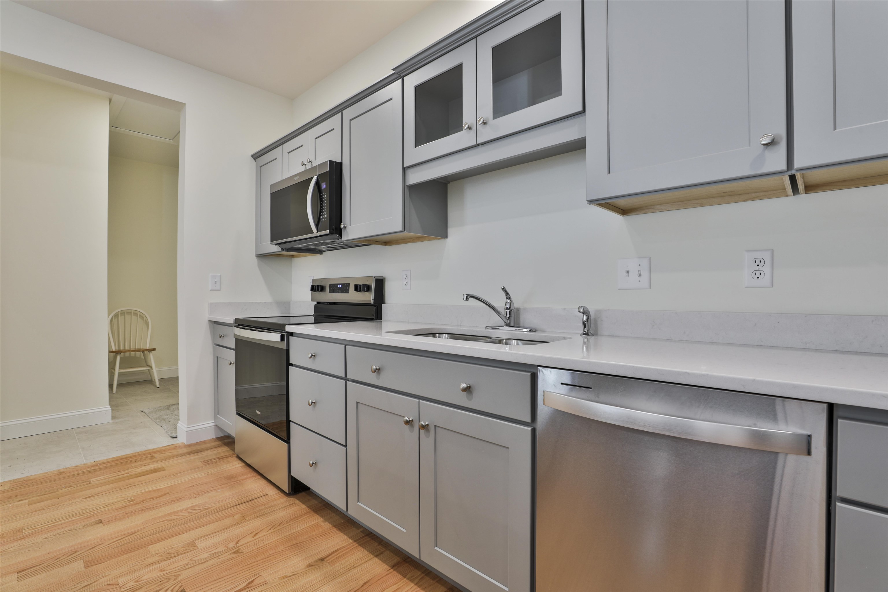22 Reeds Ferry Way Merrimack, NH 03054 - Photo 13 of 52