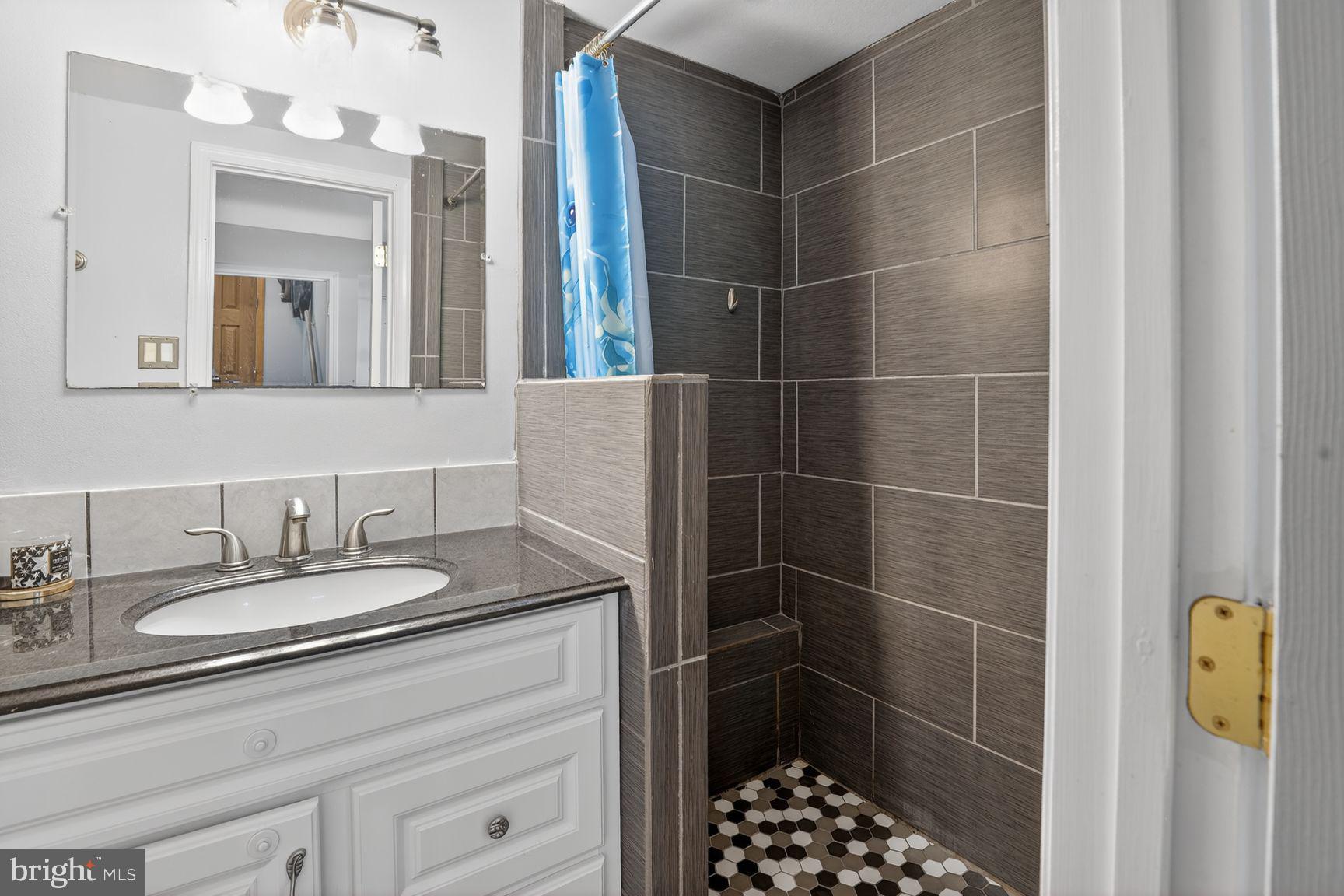 847 Streaker Road Sykesville, MD 21784 - Photo 30 of 41 Full lower bathroom