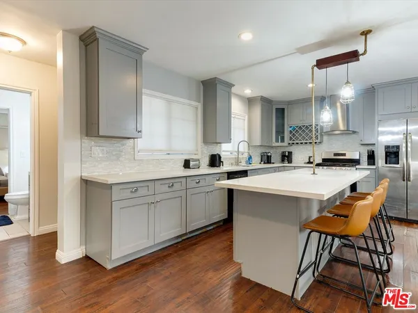 $5,749 | 23109 Mariano Street, Woodland Hills, CA 91367