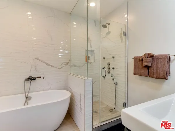 $5,749 | 23109 Mariano Street, Woodland Hills, CA 91367