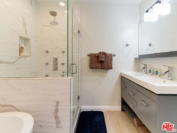 $5,749 | 23109 Mariano Street, Woodland Hills, CA 91367