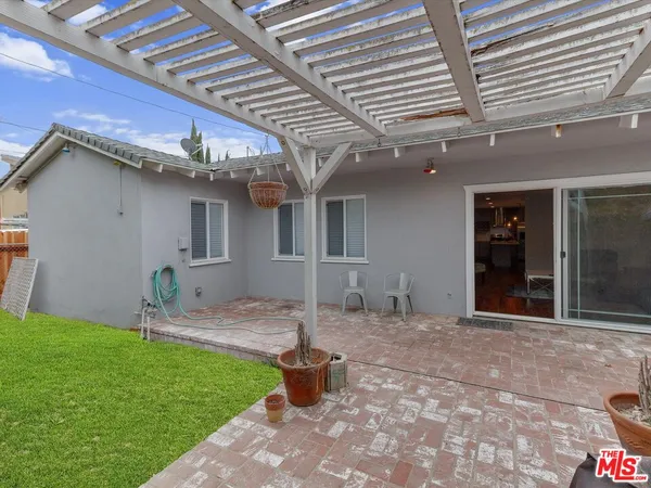 $5,749 | 23109 Mariano Street, Woodland Hills, CA 91367