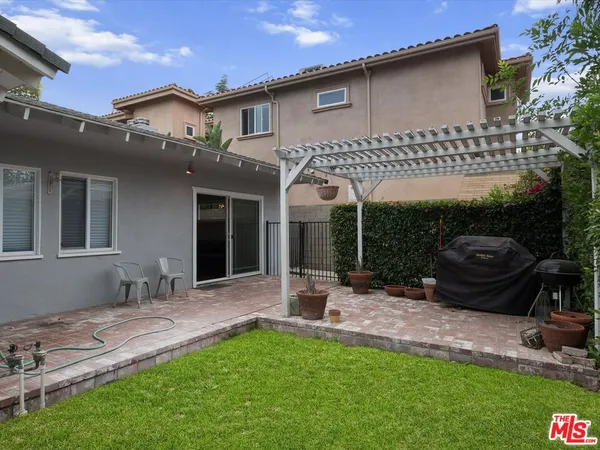 $5,749 | 23109 Mariano Street, Woodland Hills, CA 91367