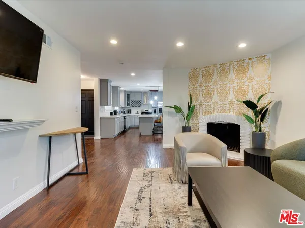 $5,749 | 23109 Mariano Street, Woodland Hills, CA 91367