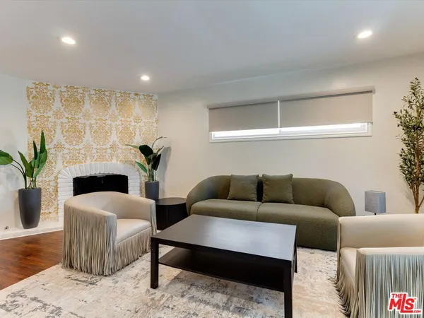 $5,749 | 23109 Mariano Street, Woodland Hills, CA 91367