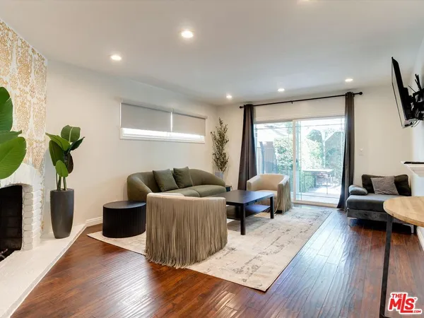 $5,749 | 23109 Mariano Street, Woodland Hills, CA 91367