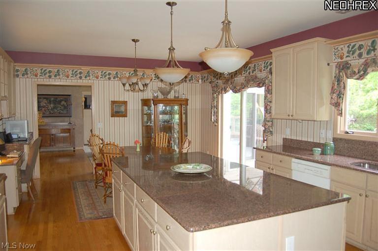 27289 Belgrave Road Cleveland, OH 44124 - Photo 14 of 25