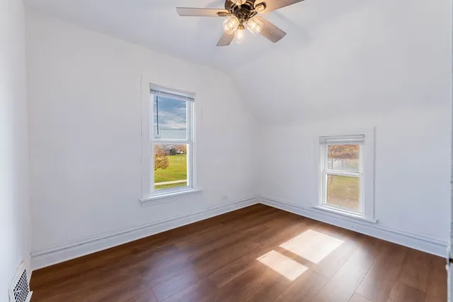 $360,000 | 702 East Side Drive, Geneva, IL 60134