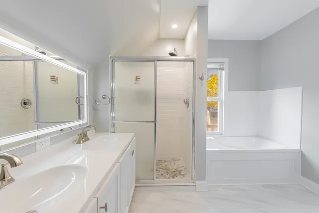 $360,000 | 702 East Side Drive, Geneva, IL 60134