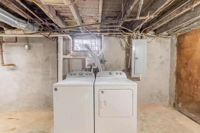 $360,000 | 702 East Side Drive, Geneva, IL 60134