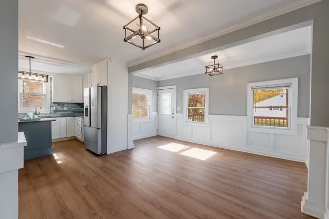 $360,000 | 702 East Side Drive, Geneva, IL 60134