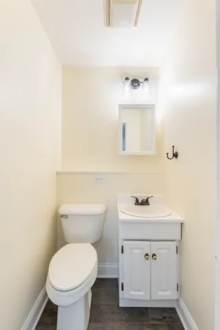 $360,000 | 702 East Side Drive, Geneva, IL 60134