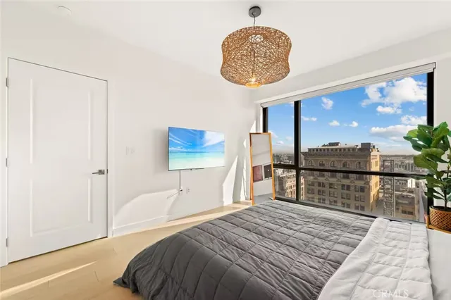 $5,300 | 400 South Broadway, Unit 1601, Los Angeles, CA 90013