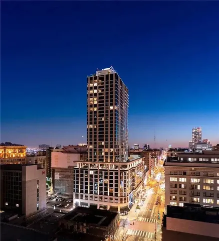 $5,300 | 400 South Broadway, Unit 1601, Los Angeles, CA 90013