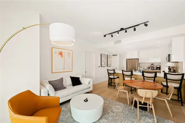 $5,300 | 400 South Broadway, Unit 1601, Los Angeles, CA 90013