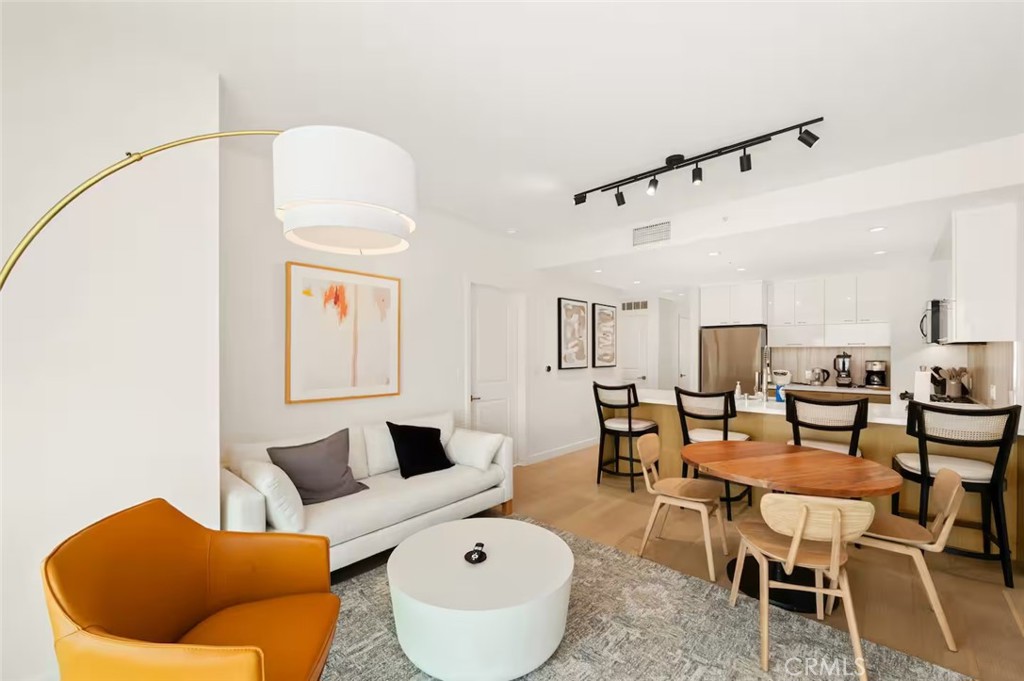 400 South Broadway, Unit 1601 Los Angeles, CA 90013 - Photo 3 of 27