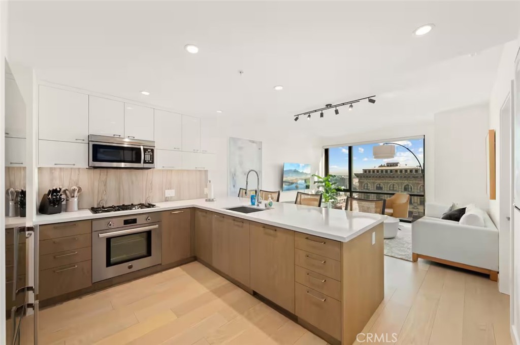 400 South Broadway, Unit 1601 Los Angeles, CA 90013 - Photo 4 of 27