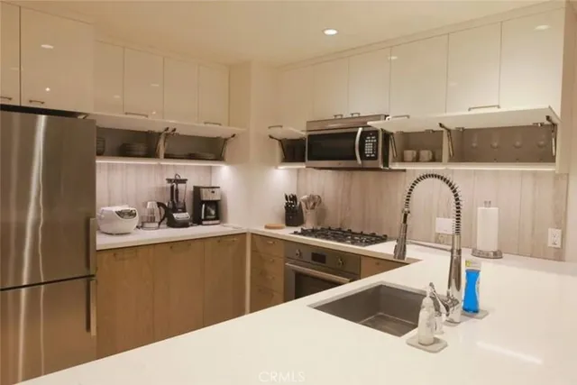 $5,300 | 400 South Broadway, Unit 1601, Los Angeles, CA 90013