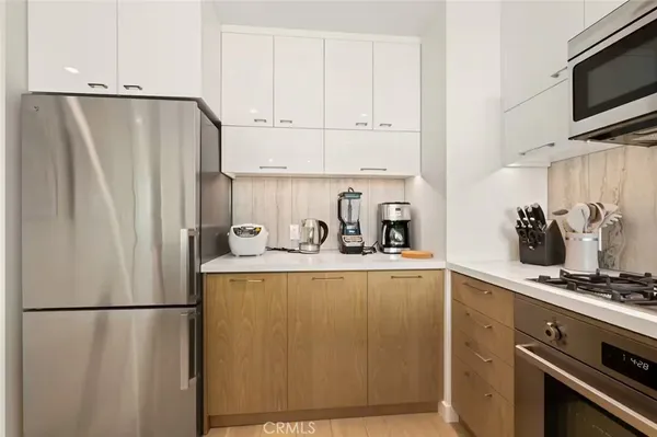 $5,300 | 400 South Broadway, Unit 1601, Los Angeles, CA 90013