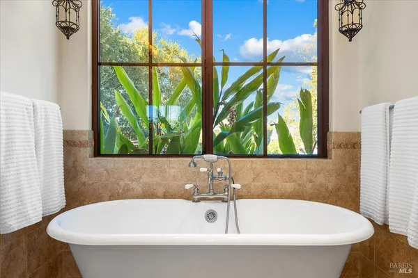 $2,850,000 | 913 Turnberry Court, Windsor, CA 95492