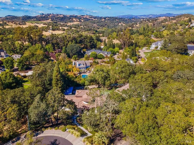 $2,850,000 | 913 Turnberry Court, Windsor, CA 95492