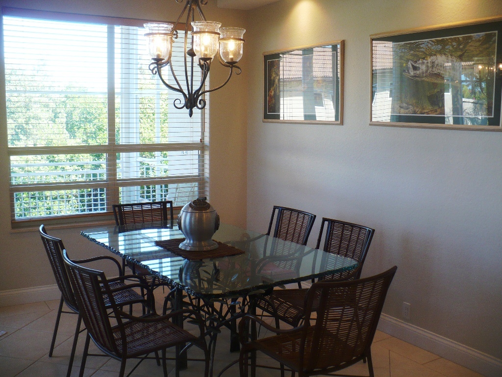 2002 Sombrero Beach Road Marathon, FL 33050 - Photo 14 of 39 Dining room