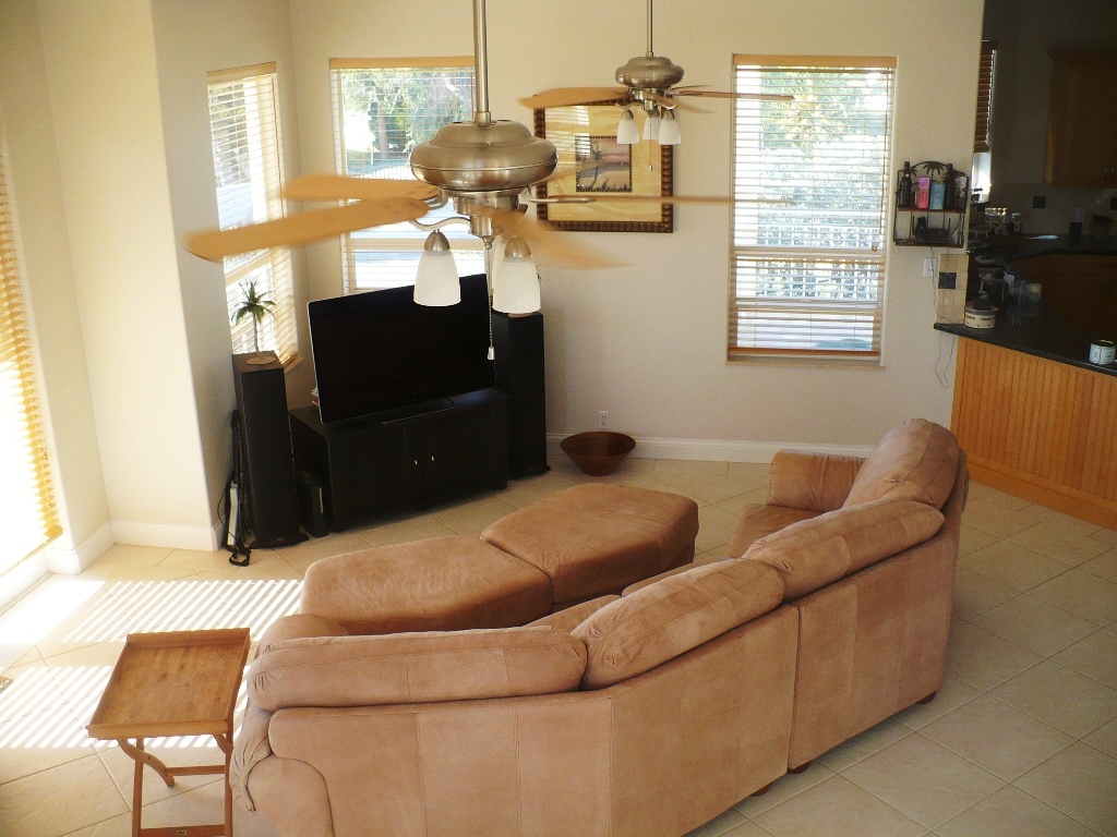 2002 Sombrero Beach Road Marathon, FL 33050 - Photo 20 of 39 Living room