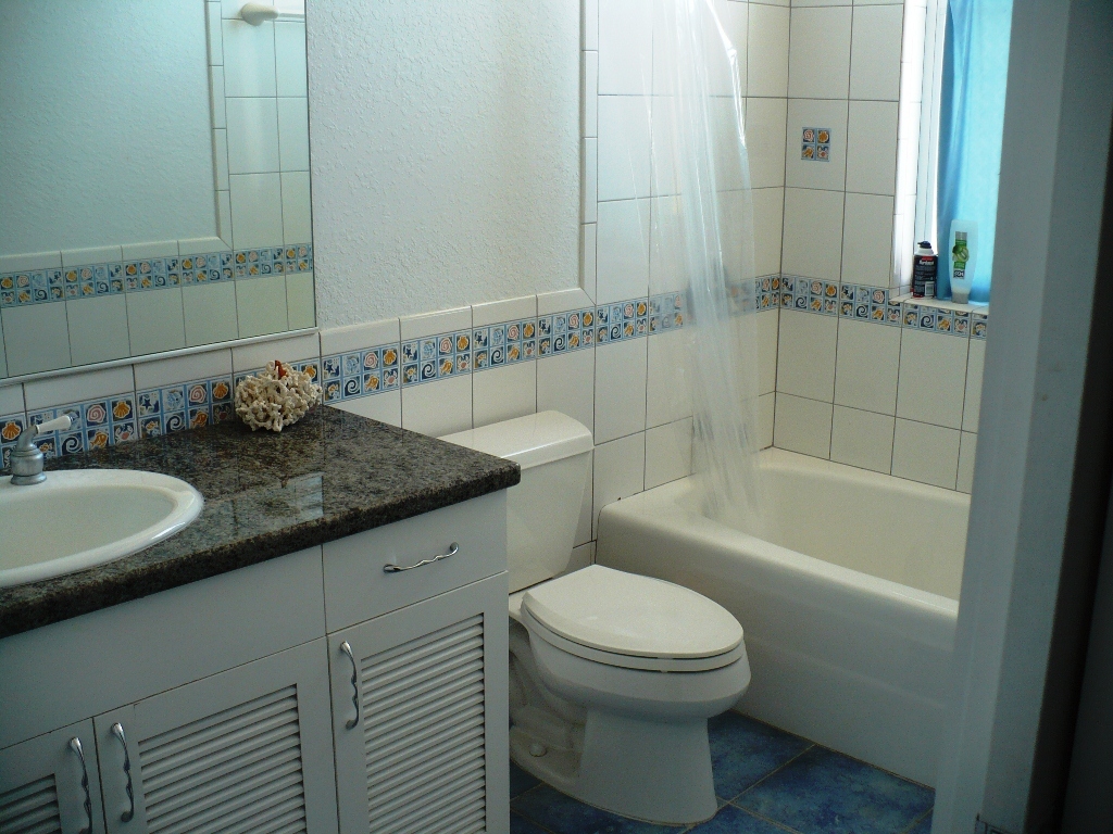 2002 Sombrero Beach Road Marathon, FL 33050 - Photo 23 of 39 Guest bathroom