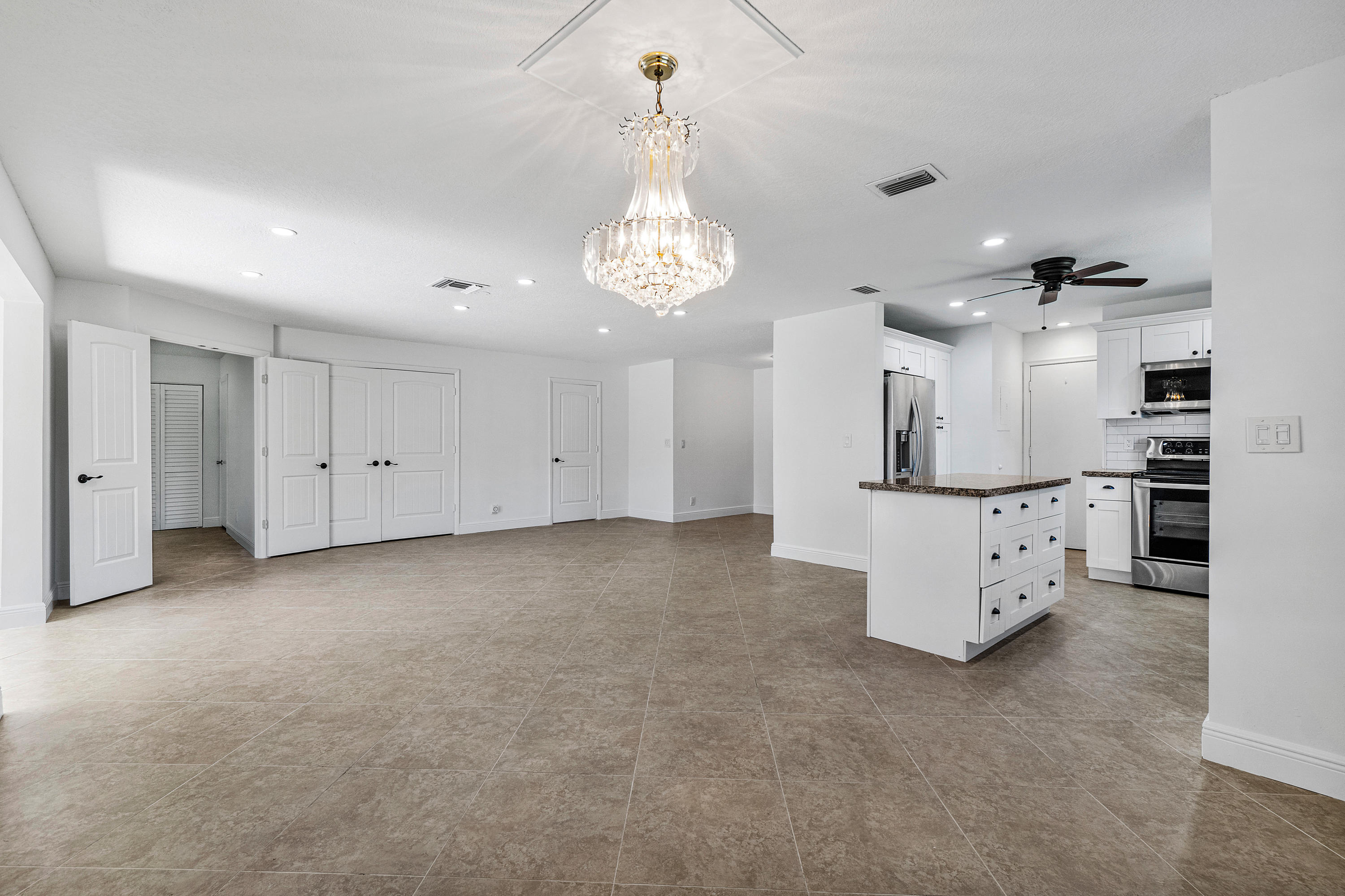 6038 Lasalle Road Delray Beach, FL 33484 - Photo 8 of 25 011-6038LasalleRoad-DelrayBeach-FL-33484