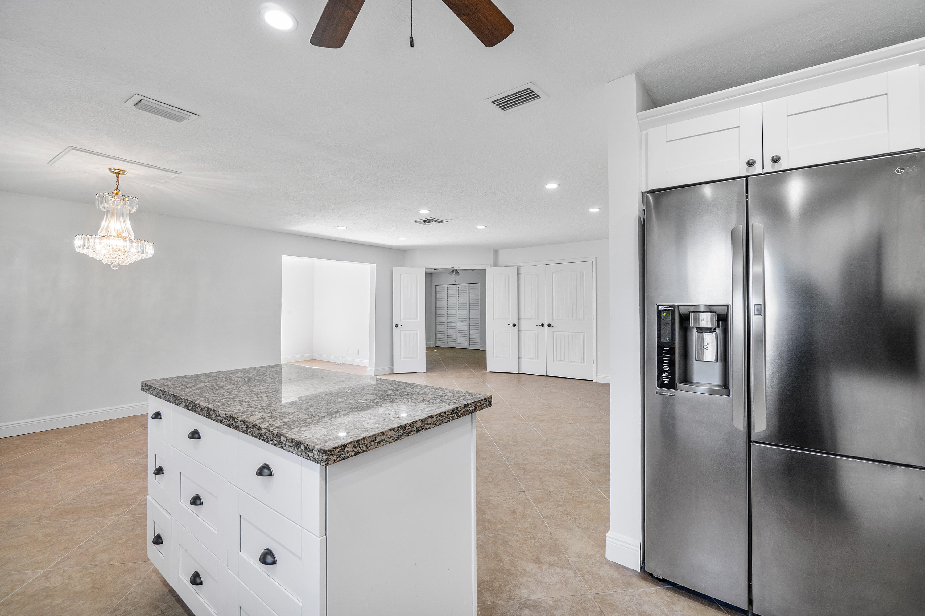 6038 Lasalle Road Delray Beach, FL 33484 - Photo 9 of 25 010-6038LasalleRoad-DelrayBeach-FL-33484