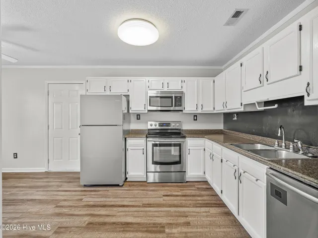 $279,900 | 378 Riggs Road, Hubert, NC 28539