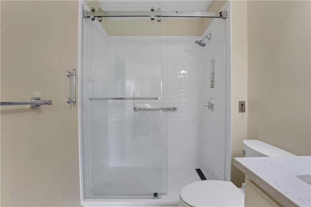 300 Johnson Ferry Road, Unit B206 Sandy Springs, GA 30328 - Photo 20 of 36