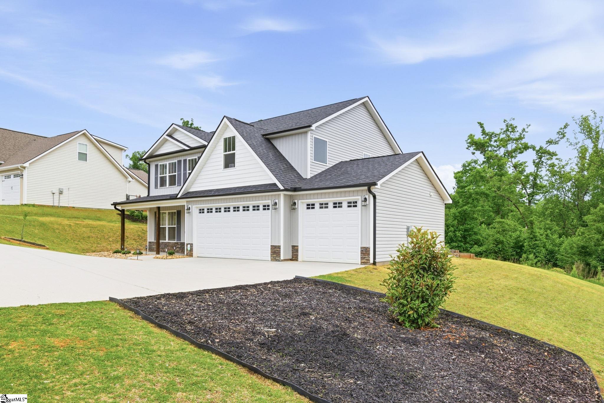 114 Inlet Pointe Drive Anderson, SC 29625 - Photo 3 of 46