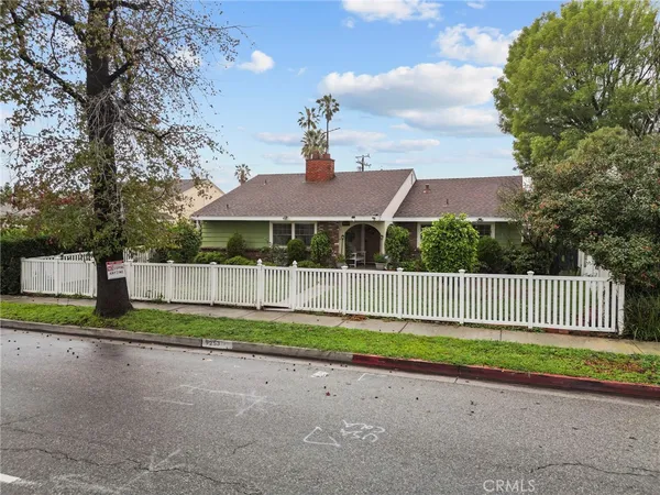 $910,000 | 9253 Hayvenhurst Avenue, North Hills, CA 91343