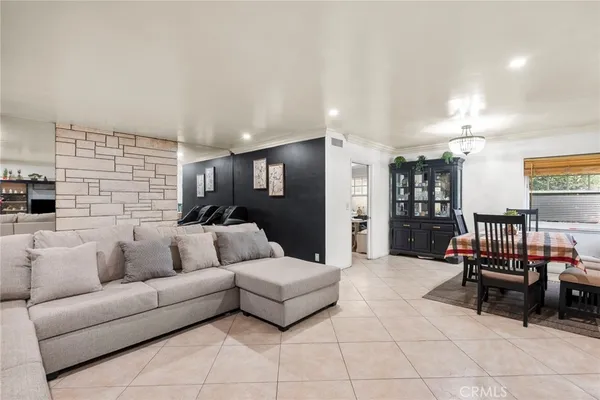 $910,000 | 9253 Hayvenhurst Avenue, North Hills, CA 91343