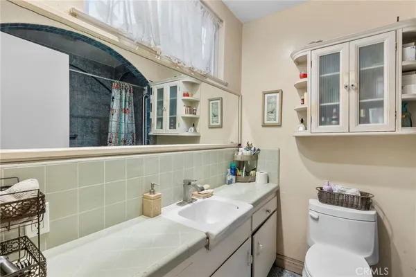 $910,000 | 9253 Hayvenhurst Avenue, North Hills, CA 91343