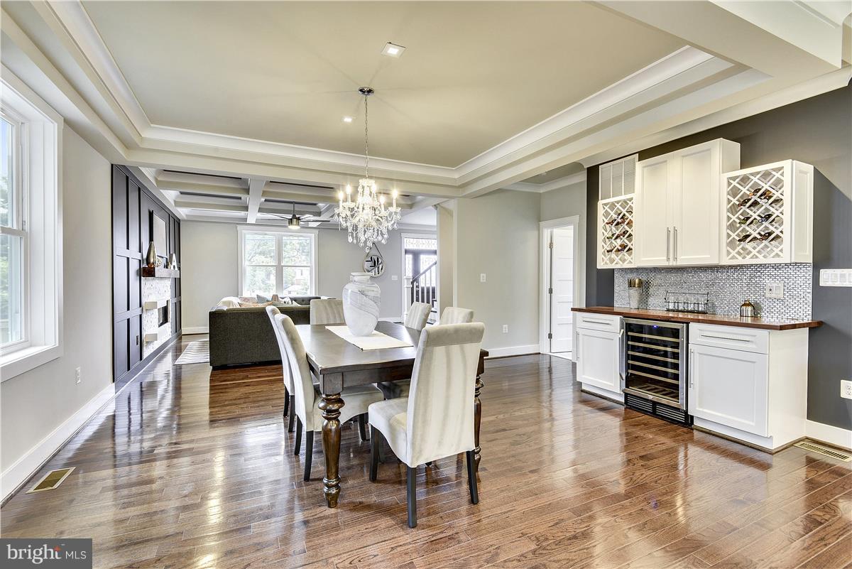 102 East Braddock Road Alexandria, VA 22301 - Photo 6 of 28 Dining Room