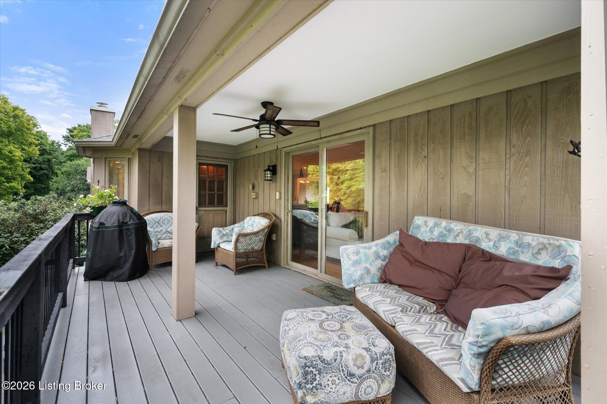 5407 Navajo Road Louisville, KY 40207 - Photo 28 of 33 Upper Deck