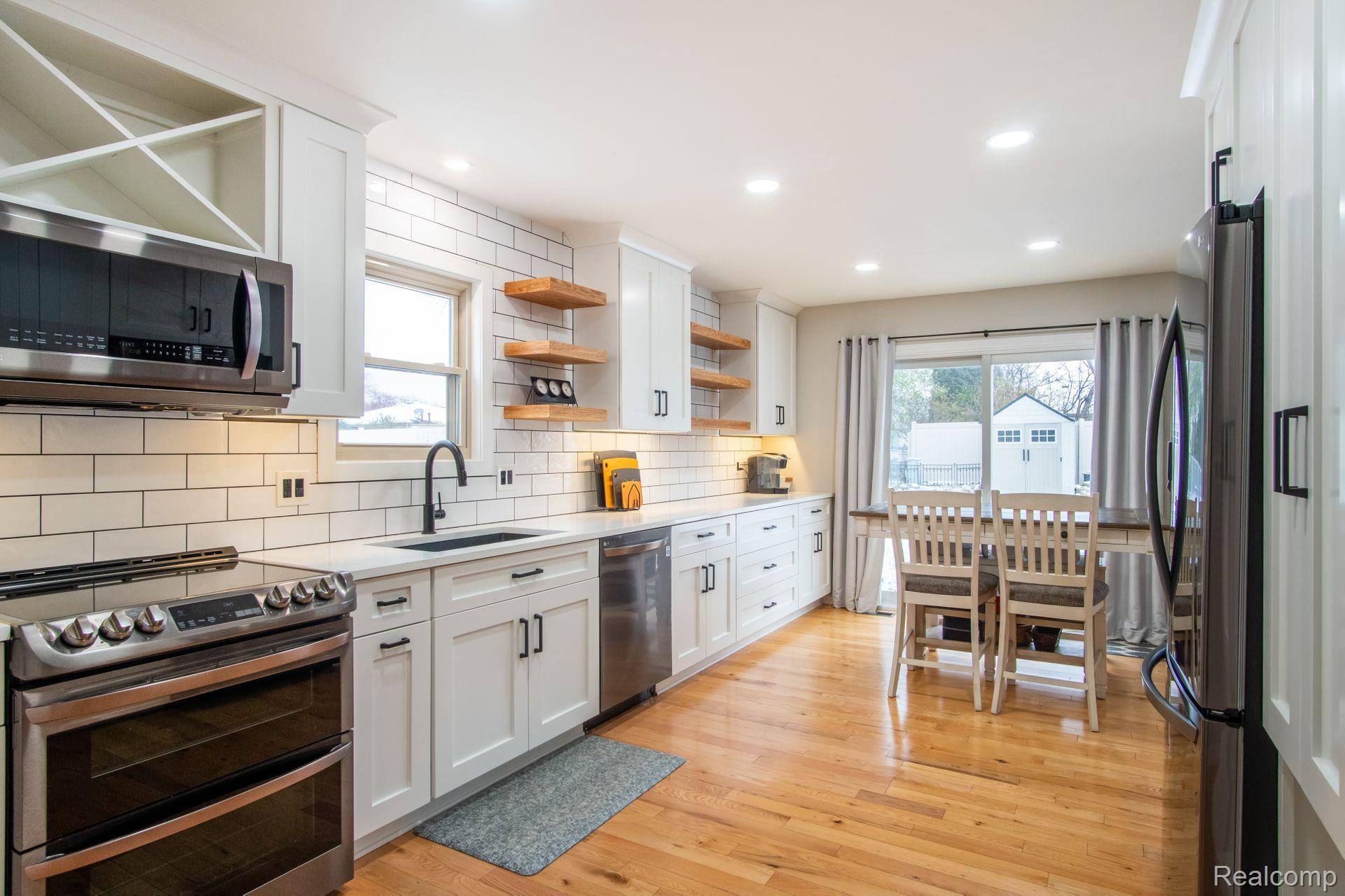 42115 Ridge Road West Novi, MI 48375 - Photo 15 of 34 Gallery Image 15