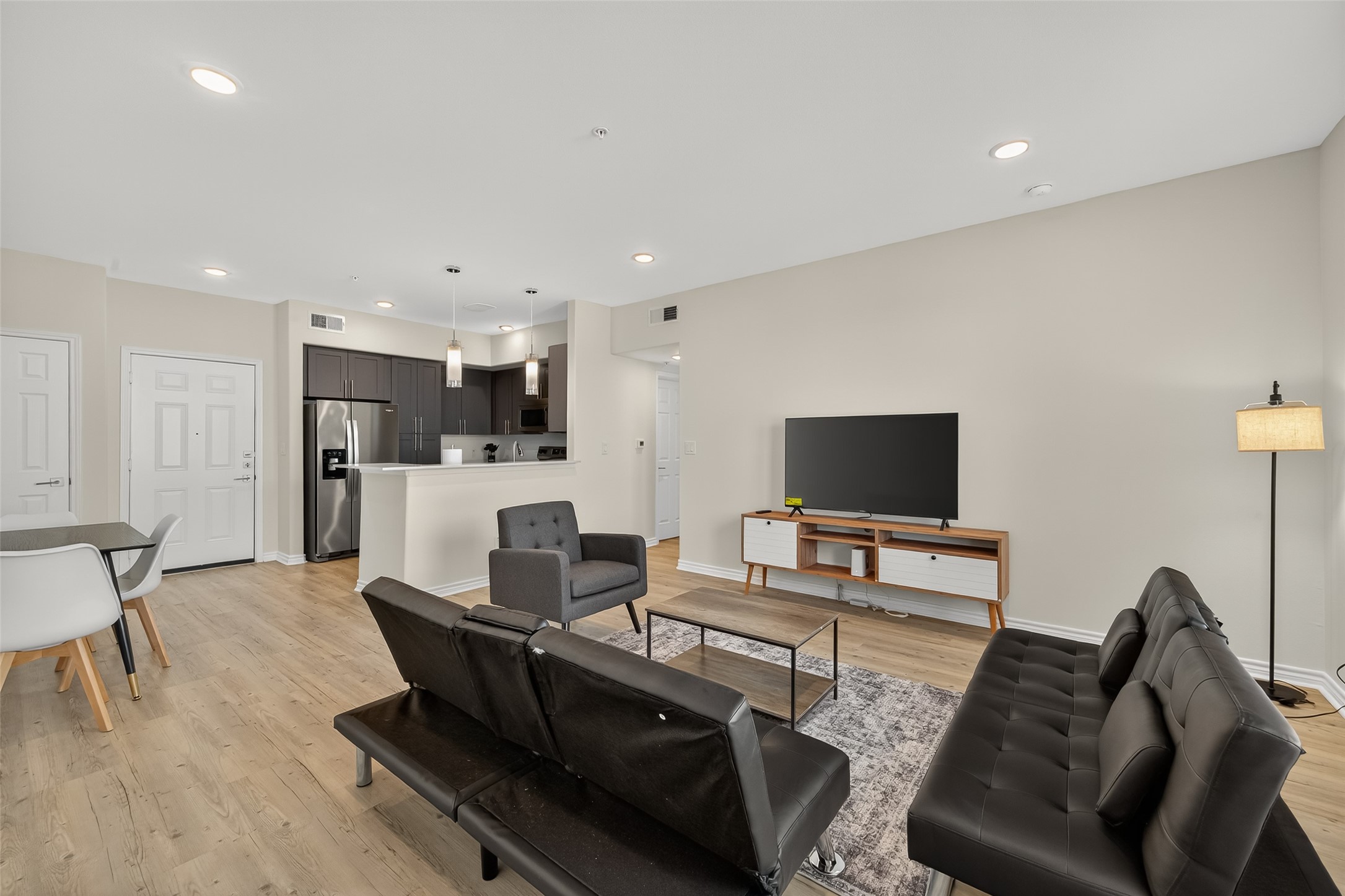 2445 Shadow View Lane, Unit 126 Houston, TX 77077 - Photo 5 of 15 Gallery Image 5