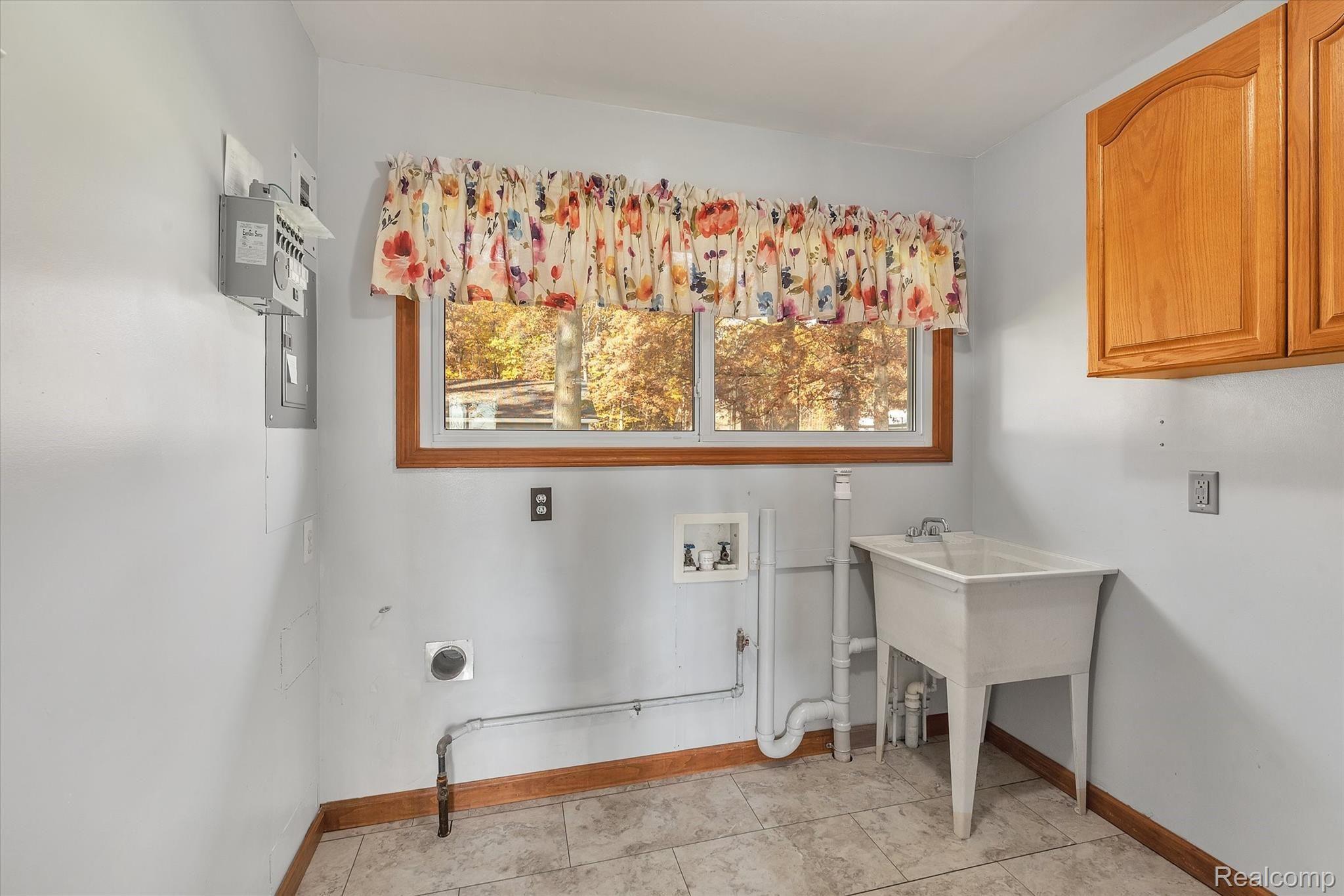 9561 Exeter Road Carleton, MI 48117 - Photo 32 of 51 32-9561-exeter-Rd-WindowStill-Real-Estate-Photography-32.jpg