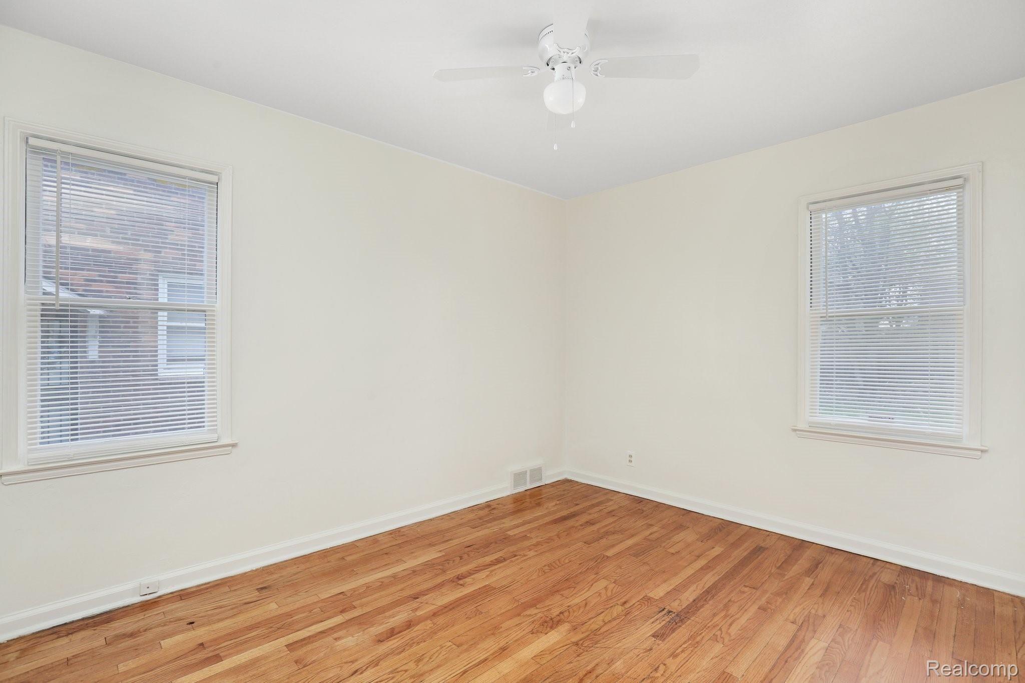 11673 Nottingham Road Detroit, MI 48224 - Photo 14 of 26 11673 Nottingham Road0020.jpg