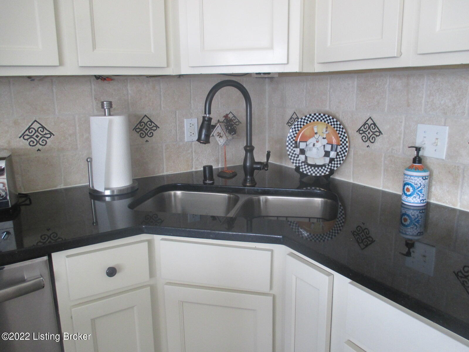 1602 Riverside Drive Prospect, KY 40059 - Photo 10 of 33 Kitchen