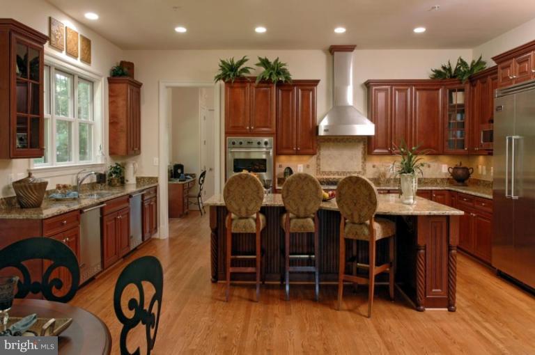 8914 Bells Mill Road Potomac, MD 20854 - Photo 5 of 15 Kitchen