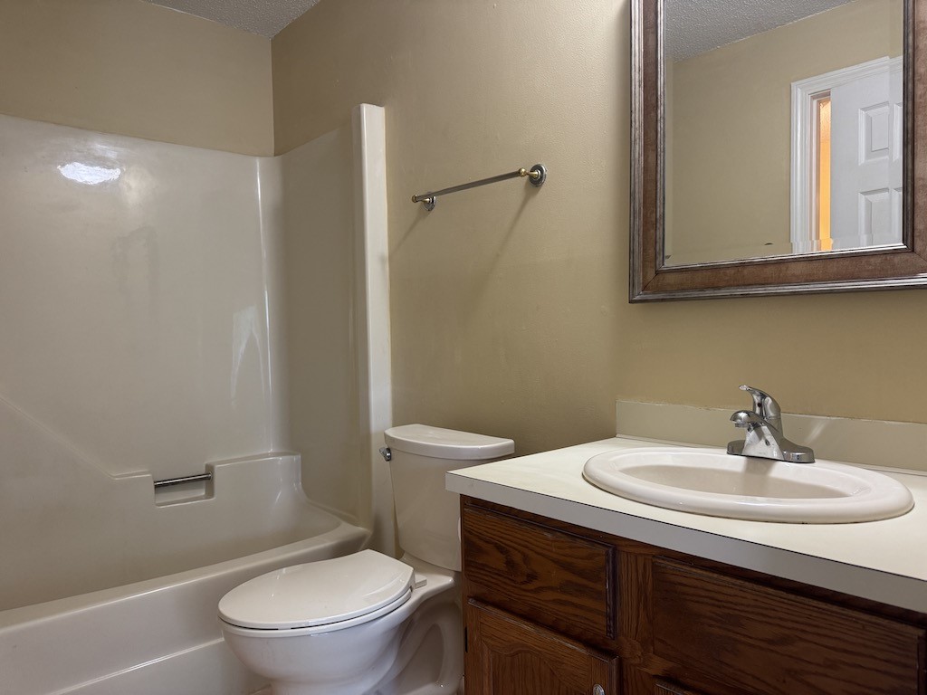 283 Privilege Street, Unit 4 Woonsocket, RI 02895 - Photo 15 of 21 Full Bathroom