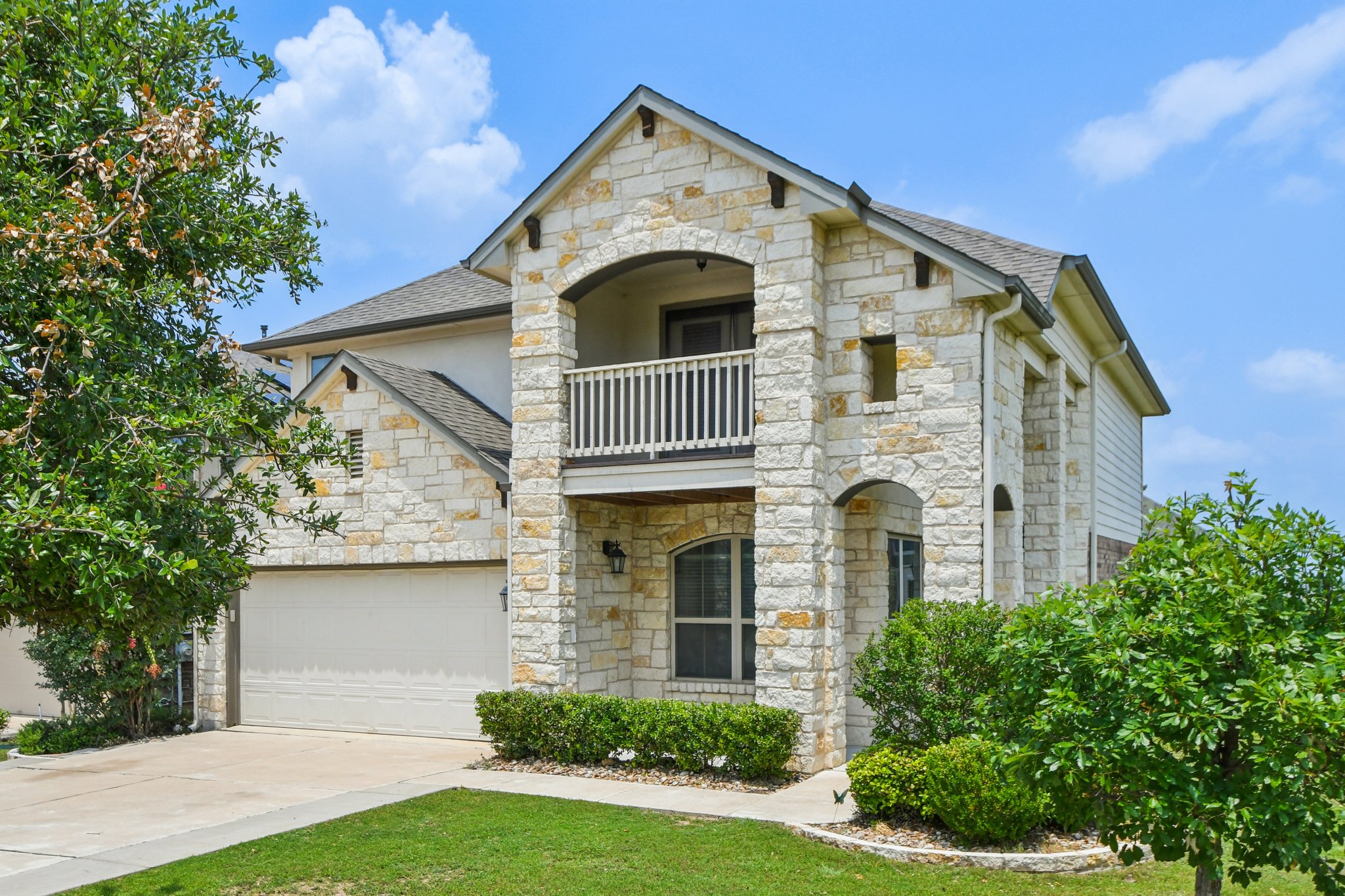 125 Checkerspot Court Georgetown, TX 78626 - Photo 38 of 40 front view of a house with a yard