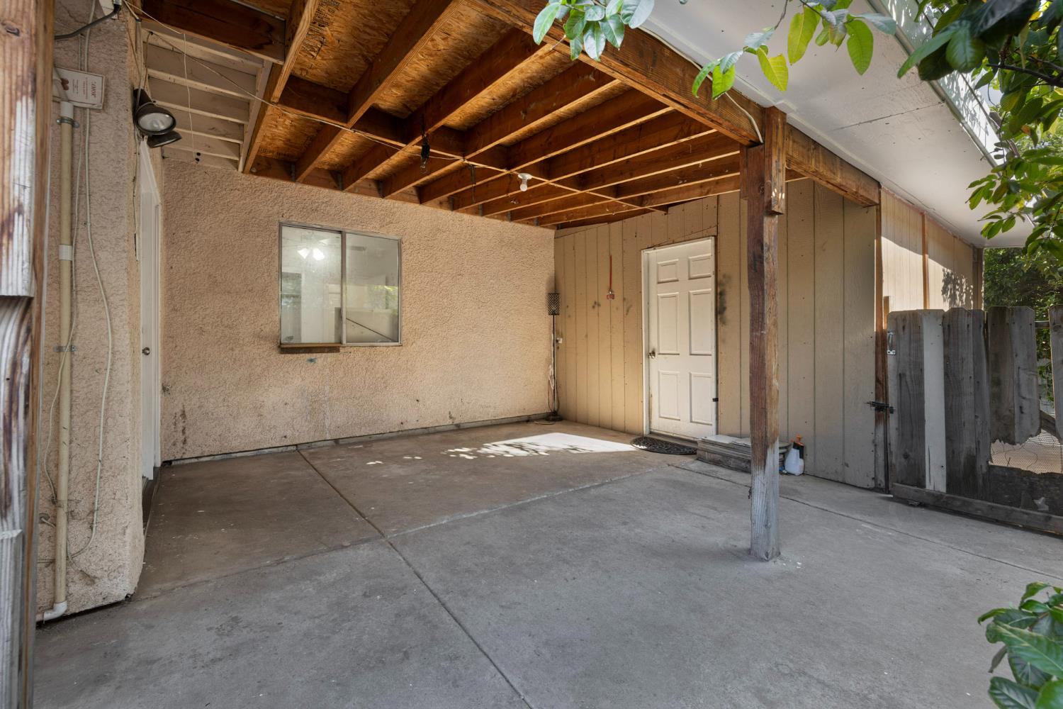 13591 East 5th Street Parlier, CA 93648 - Photo 27 of 31 a view of empty room