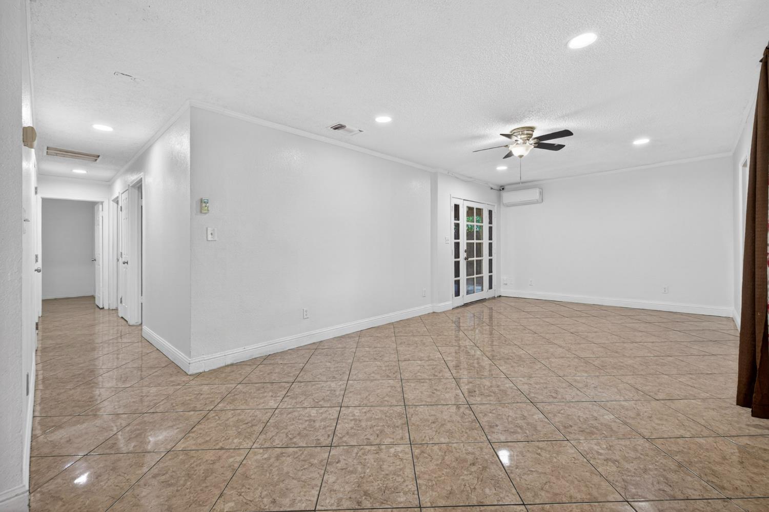 13591 East 5th Street Parlier, CA 93648 - Photo 7 of 31 a view of an empty room