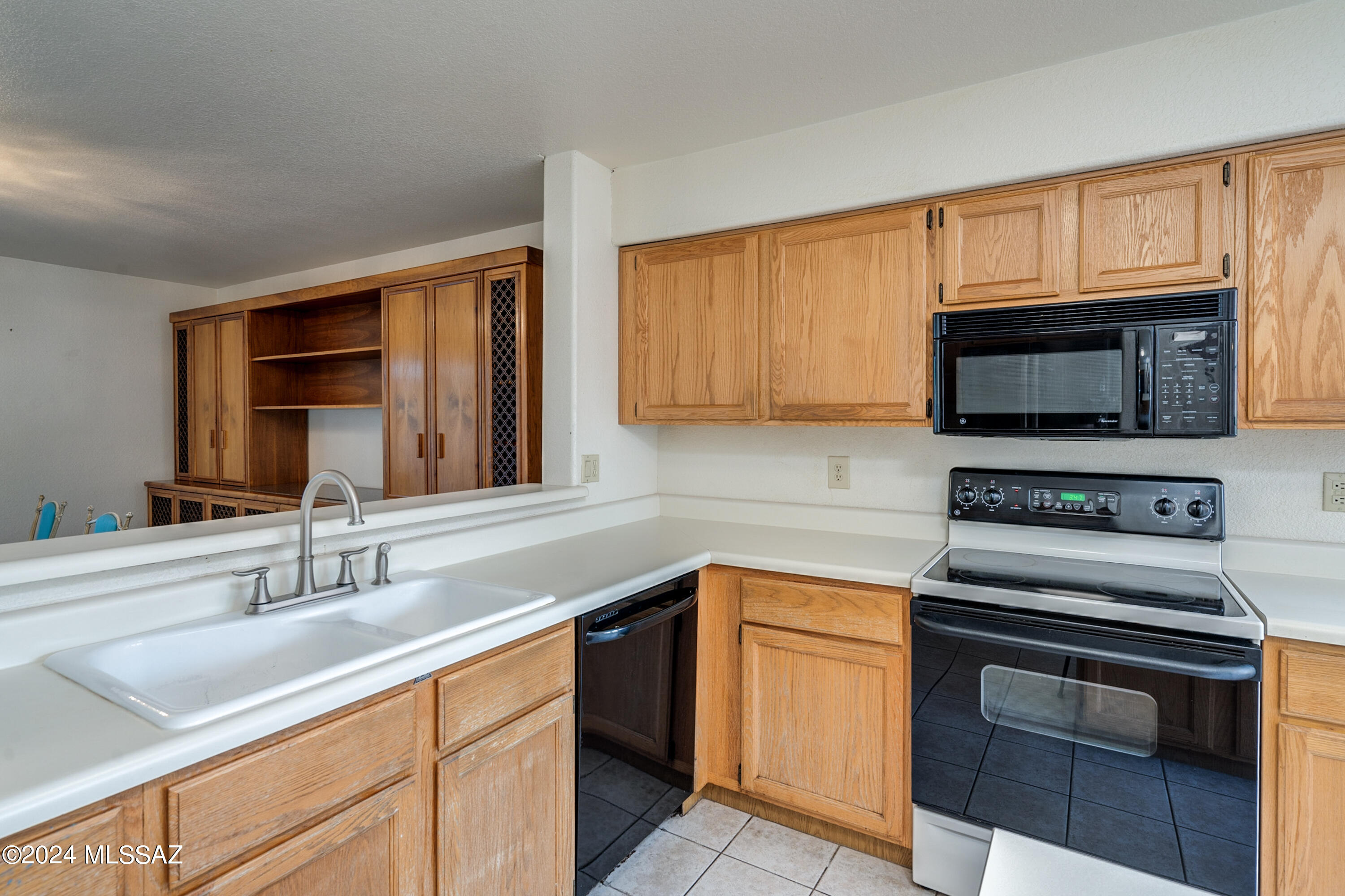5259 North Mountain Terrace Road Tucson, AZ 85750 - Photo 7 of 38