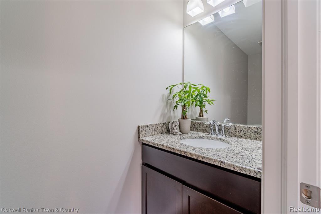 3179 Eastern Avenue Rochester Hills, MI 48307 - Photo 32 of 55